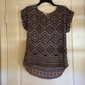 😁 4/$10 Pink Rose blouse